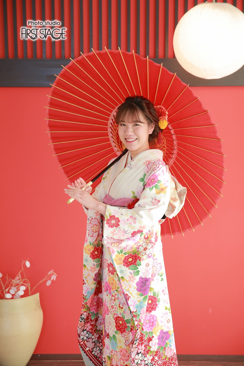 振袖 正絹 ピンク エメラルドグリーン系 花柄 銀通し モダン古典 直営