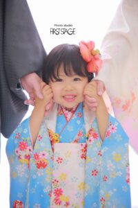 七五三　水色の着物　3歳　かわいい