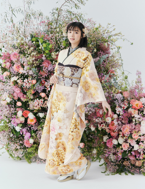 【池田エライザ】成人式振袖（ベージュ色｜くすみ系）｜ファーストステージ