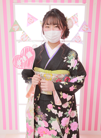 黒と白の振袖