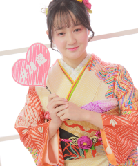振袖の女の子とおめでとうの色紙