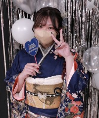 振袖の女の子とおめでとうの色紙