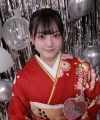 振袖の女の子とおめでとうの色紙