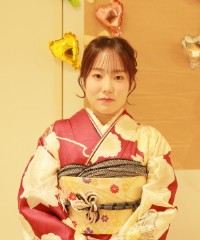 振袖の女の子とおめでとうの色紙