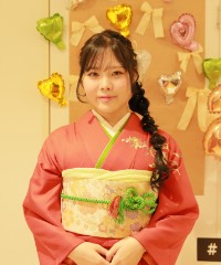 振袖の女の子とおめでとうの色紙