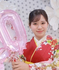 振袖の女の子とおめでとうの色紙