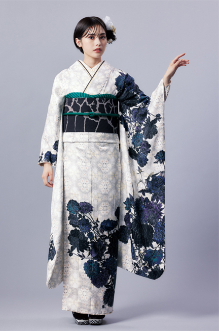クール系の白色振袖