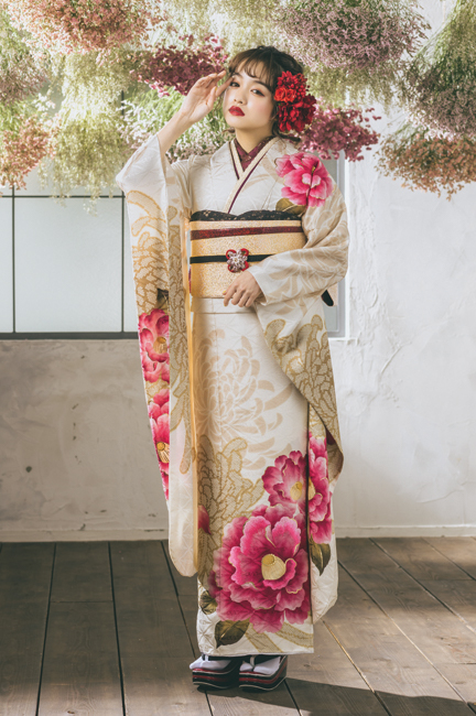 かわいい系の白色振袖