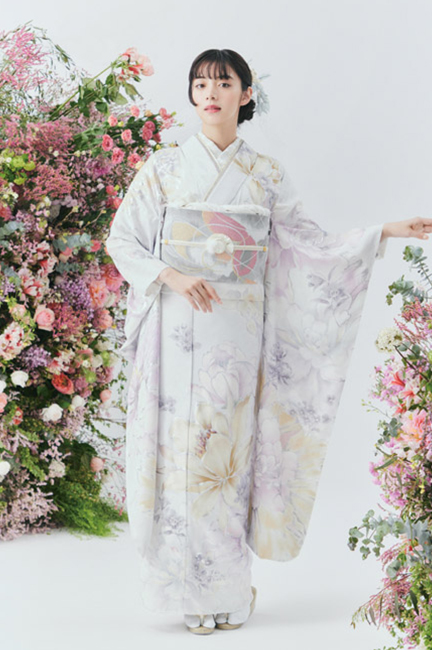かわいい系の白色振袖