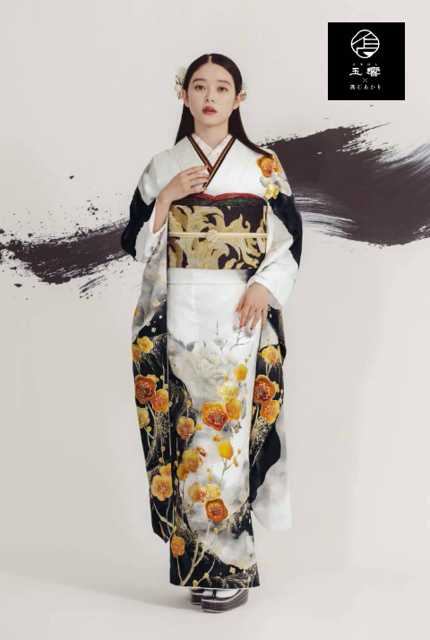 高石あかりの最新振袖