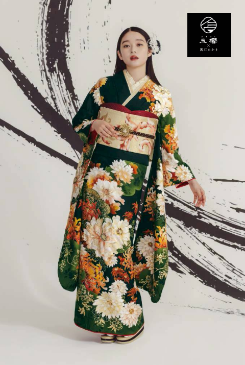 高石あかりの最新振袖