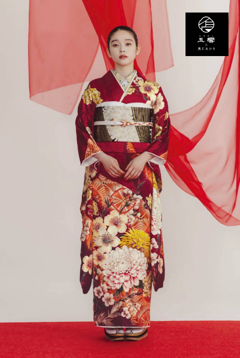 高石あかりの最新振袖