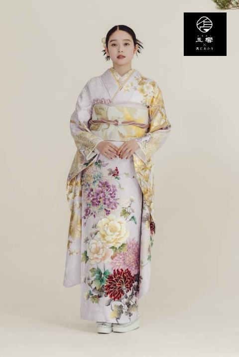 高石あかりの最新振袖