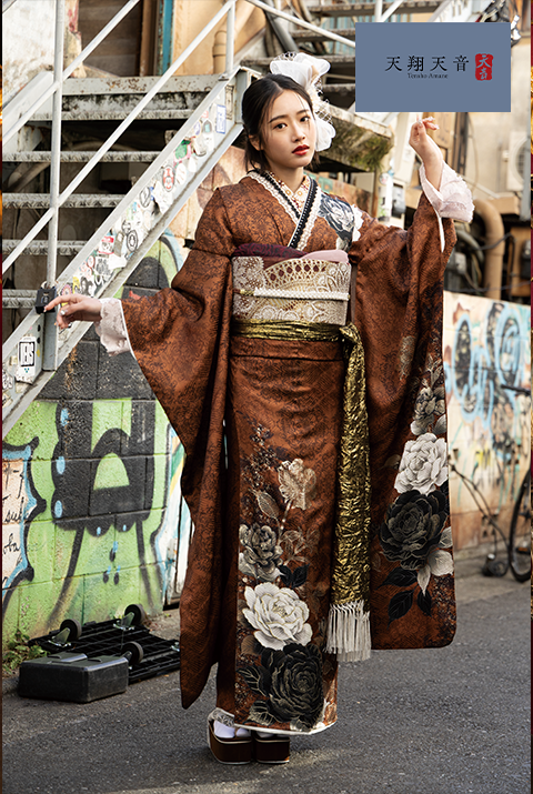 天翔天音の最新振袖