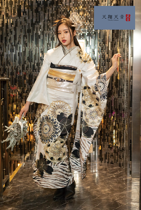 天翔天音の最新振袖