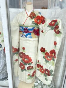 破格セール　白　椿　振袖レンタル