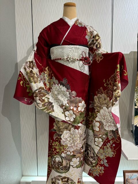 赤のゴージャスなお振袖