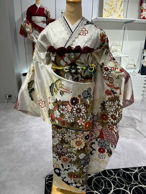 新作白古典コーデ
