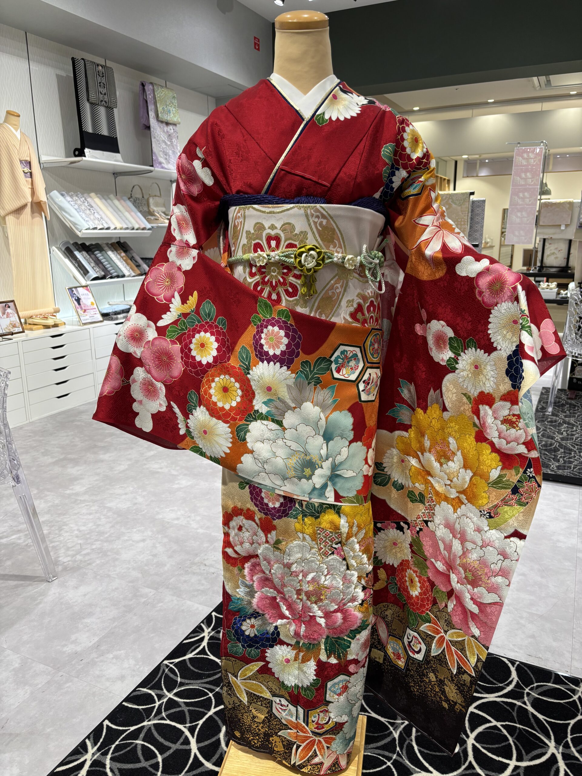 赤色のお振袖