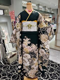 【振袖着ると苦しい??】楽に着れる方法!!
