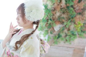 振袖ツインヘア　成人式ツインヘア　白い振袖