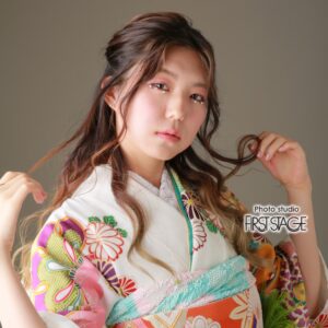 ダウンスタイル　振袖ヘアダウンスタイル　振袖髪型