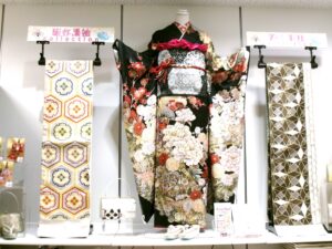 振袖のご相談にぞくぞくとご来店されています