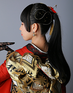 振袖にピアスはNG?