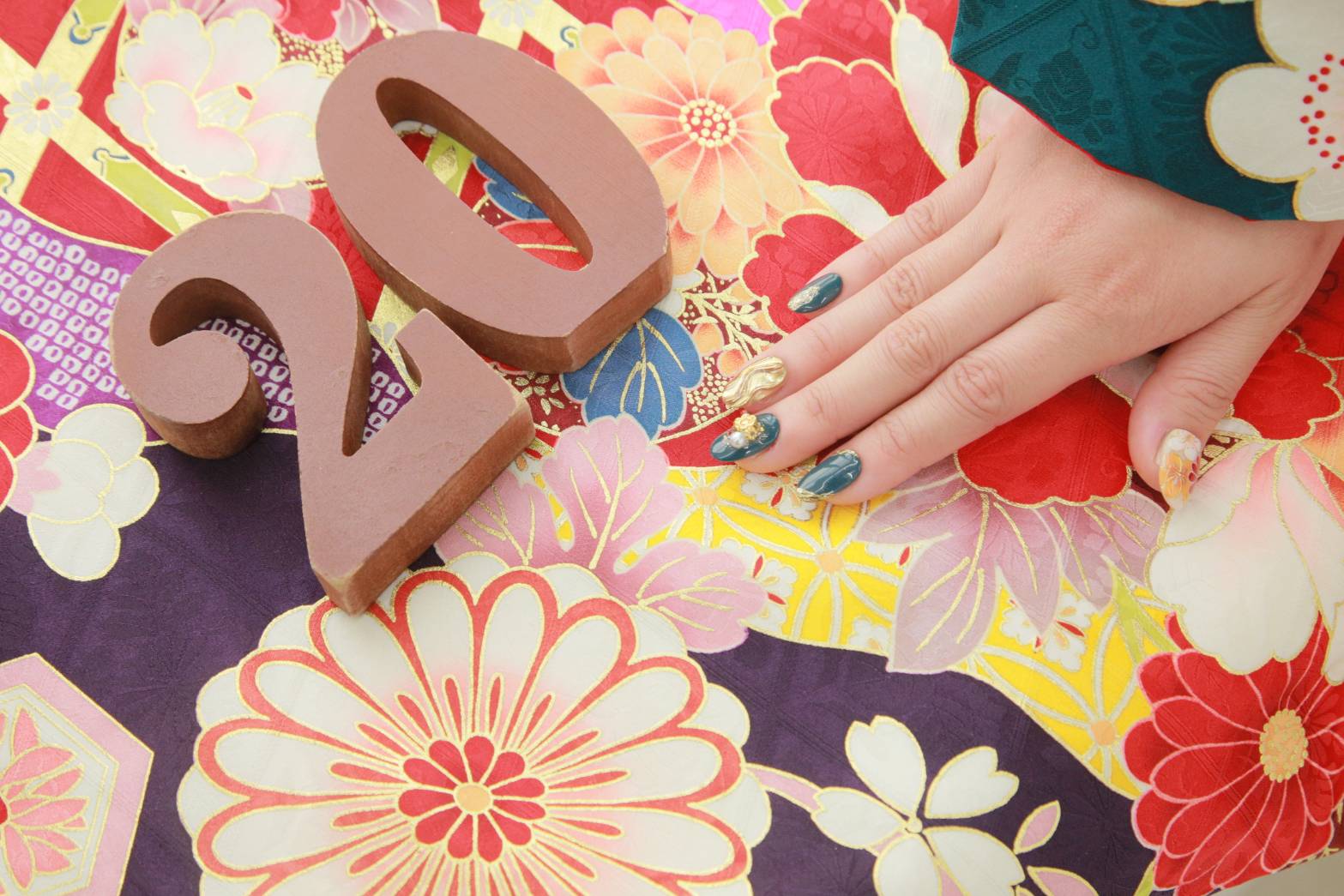 振袖似合うのは？オススメネイルデザイン♪