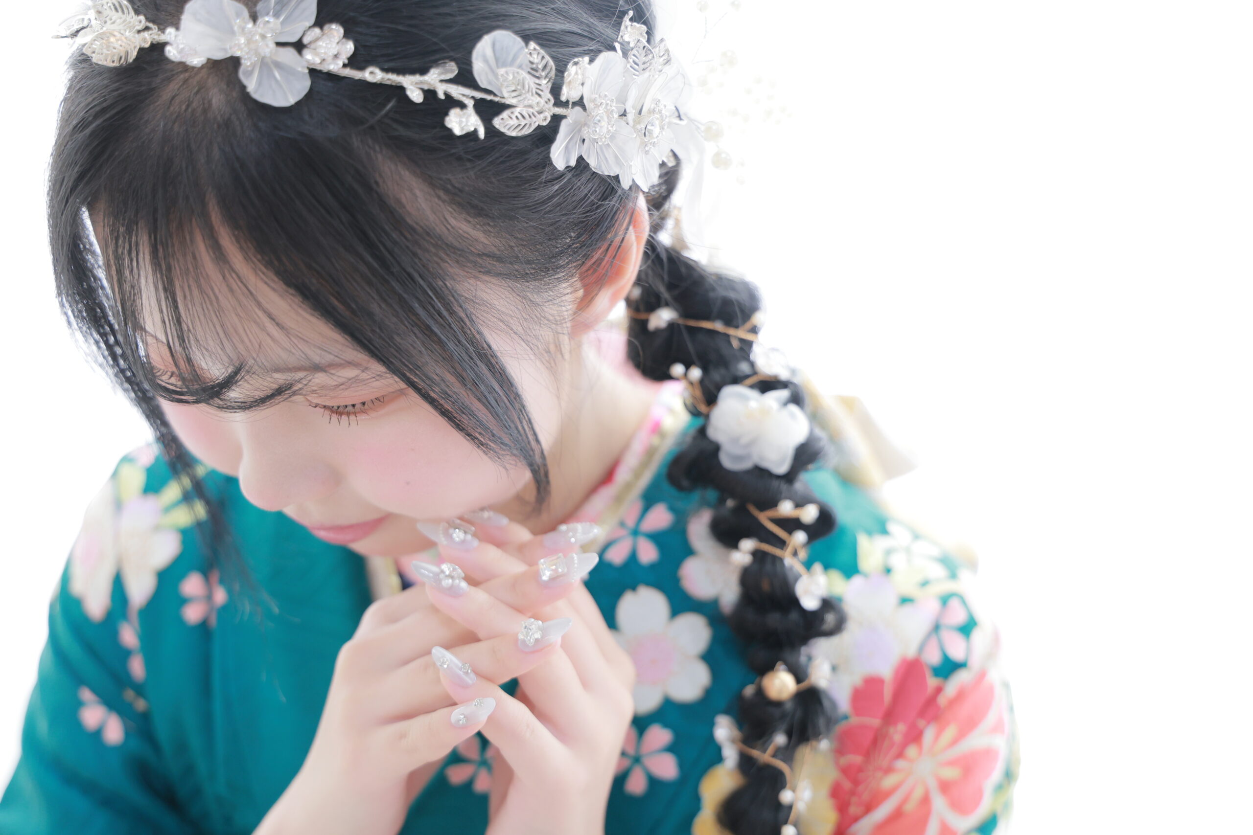 成人式振袖×髪色×髪飾りのベスト組み合わせ！失敗しない選び方