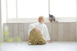 成人式　ペットと　男　袴