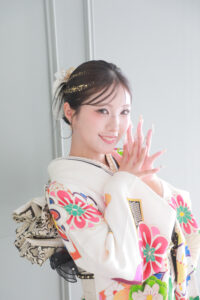 振袖選び 白 いつ
