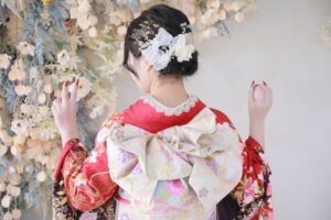 振袖 ヘア 赤 いつ