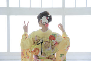 振袖　後ろ姿